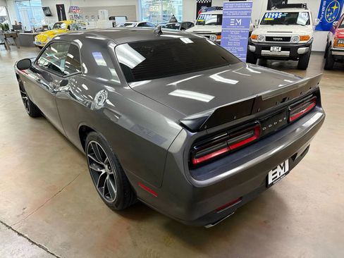 Used 2015 Dodge Challenger R/T Scat Pack w/ Driver Convenience Group image 5