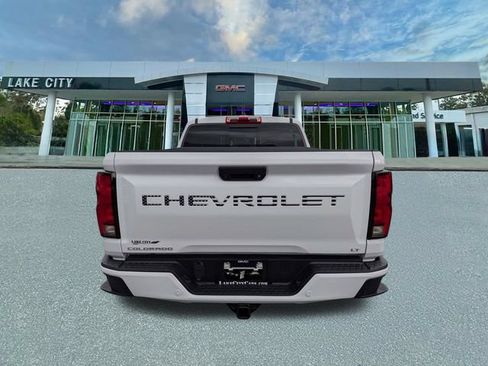 Used 2024 Chevrolet Colorado LT w/ LT Convenience Package III AWD/4WD image 4