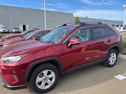 Used 2020 Toyota RAV4 XLE w/ Convenience Package AWD/4WD image 1