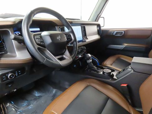 Used 2023 Ford Bronco Outer Banks image 8