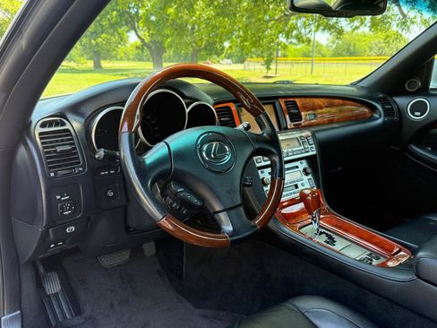 Used 2008 Lexus SC 430 Convertible RWD image 25
