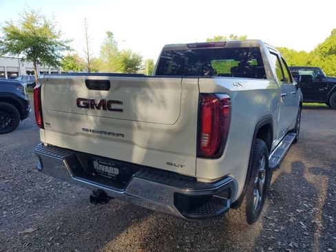 Used 2022 GMC Sierra 1500 SLT w/ SLT Convenience Package AWD/4WD image 4