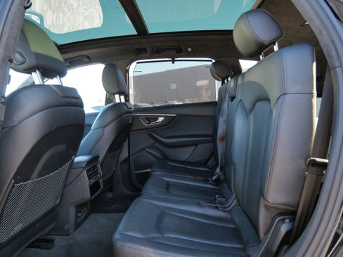 Used 2022 Audi Q7 3.0T Prestige image 16