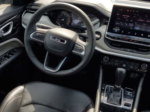 Used 2025 Jeep Compass Limited AWD/4WD image 13