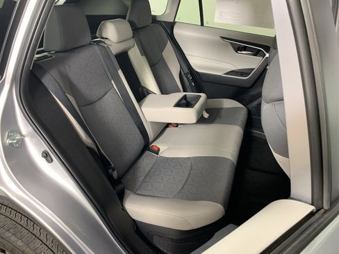 Used 2022 Toyota RAV4 XLE w/ Convenience Package image 33