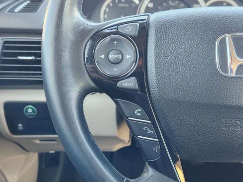 Used 2017 Honda Accord EX-L image 32