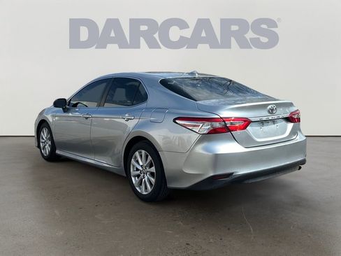 Used 2019 Toyota Camry LE image 5