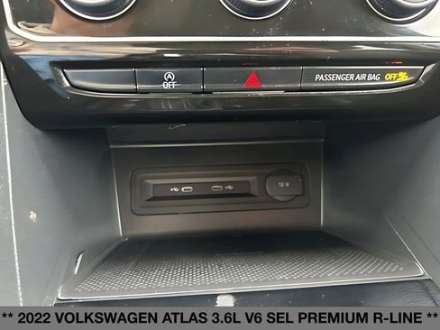 Used 2022 Volkswagen Atlas SEL Premium image 32