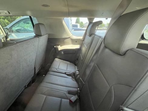 Used 2015 Chevrolet Suburban LT AWD/4WD image 10