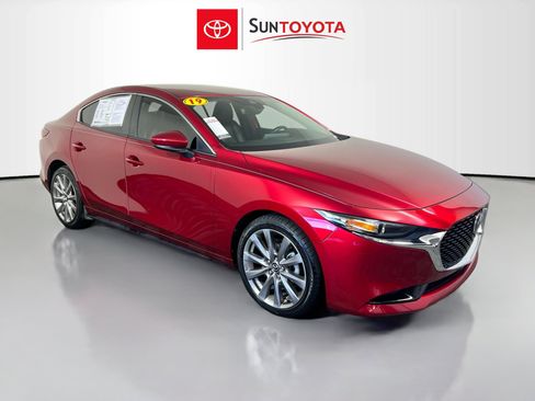 Used 2019 MAZDA MAZDA3 Sedan w/ Preferred Package image 1
