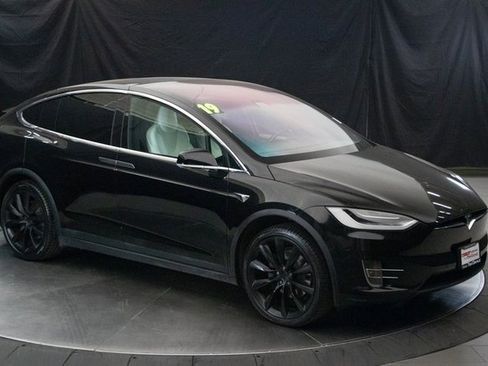 Used 2019 Tesla Model X Long Range image 2