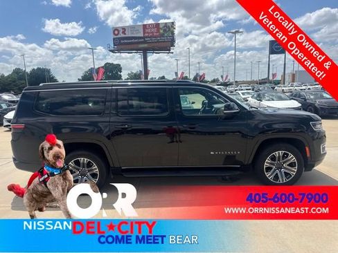 Used 2024 Jeep Wagoneer L Series II w/ Flexible Seating Group AWD/4WD image 6