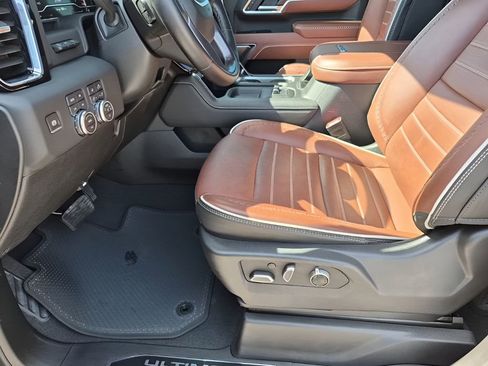 Certified 2025 GMC Sierra 2500 Denali Ultimate image 32