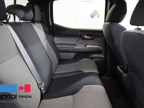 Certified 2020 Toyota Tacoma TRD Off-Road AWD/4WD image 28