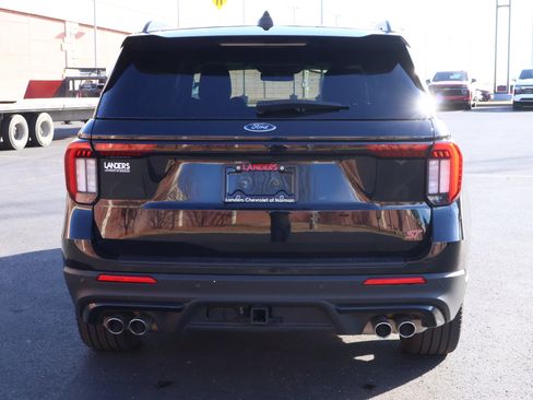 Used 2025 Ford Explorer ST image 32