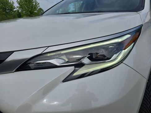 Certified 2021 Toyota Sienna Platinum AWD/4WD image 36