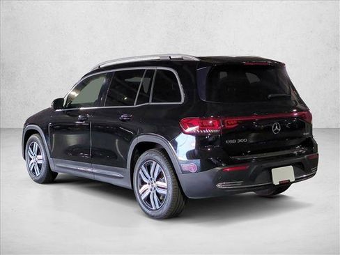 Used 2023 Mercedes-Benz EQB 300 4MATIC image 8