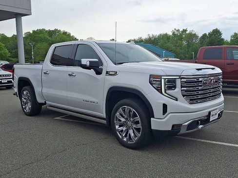 Used 2024 GMC Sierra 1500 Denali w/ Denali Reserve Package AWD/4WD image 7