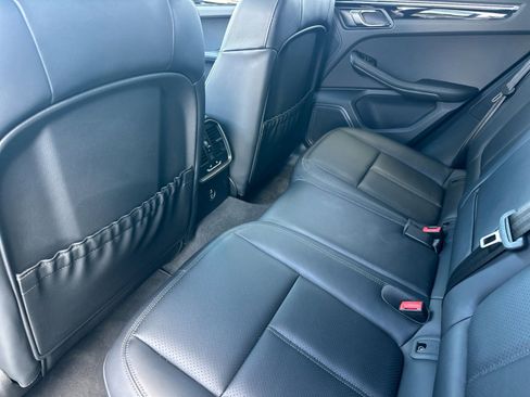 Used 2025 Porsche Macan image 13
