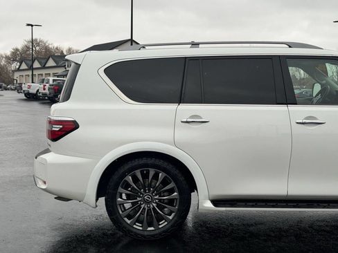 Used 2022 Nissan Armada Platinum image 5