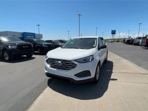 Used 2020 Ford Edge SE image 4