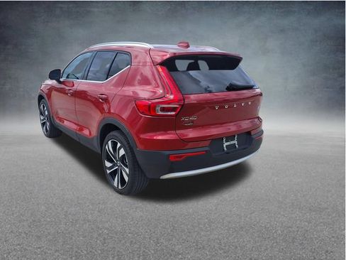 Certified 2023 Volvo XC40 B5 Ultimate w/ Protection Package Premier AWD/4WD image 6