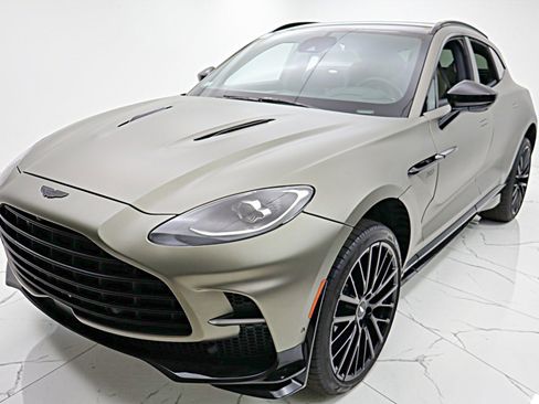 Used 2023 Aston Martin DBX 707 image 16