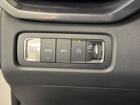 Used 2025 GMC Acadia AT4 w/ Luxury Package image 32