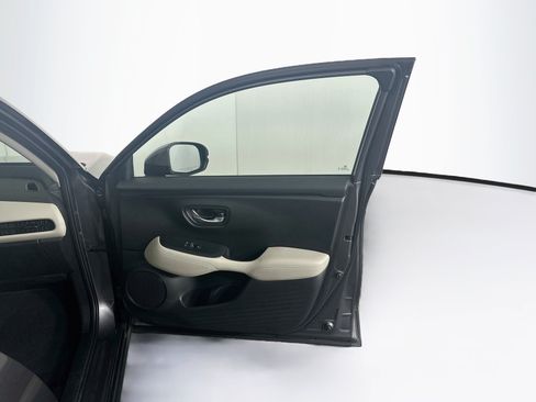 Used 2025 Honda HR-V LX image 30