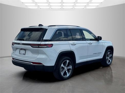 Used 2023 Jeep Grand Cherokee 4WD 4xe image 7