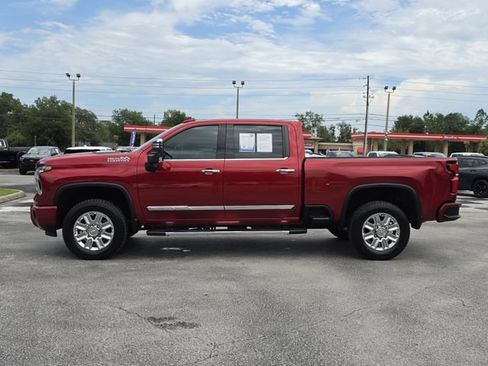 Used 2025 Chevrolet Silverado 2500 High Country w/ Technology Package AWD/4WD image 3