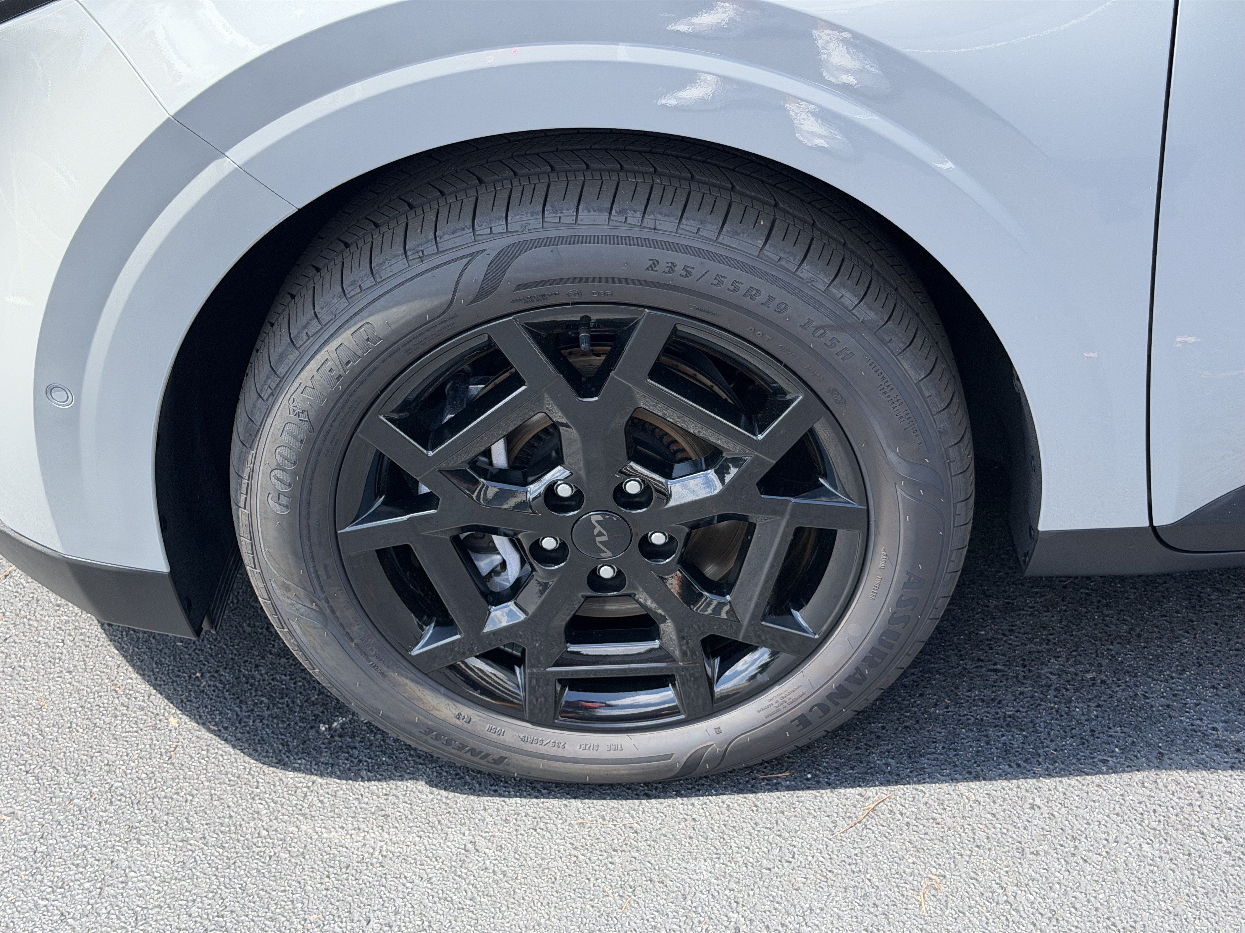 Certified 2026 Kia Carnival SX FWD image 11