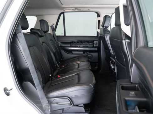 Used 2019 Ford Expedition Platinum AWD/4WD image 18