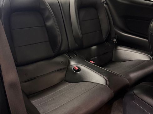 Used 2017 Ford Mustang GT w/ Black Accent Package RWD image 9