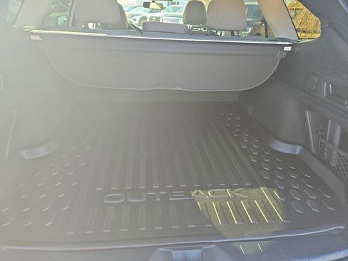 Used 2023 Subaru Outback Premium AWD/4WD image 8