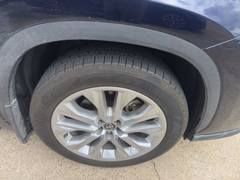 Used 2023 Toyota Highlander Limited image 22