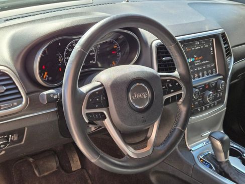 Used 2018 Jeep Grand Cherokee Limited image 9