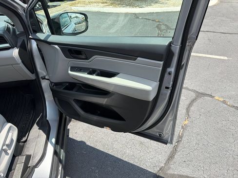 Used 2018 Honda Odyssey EX-L image 44