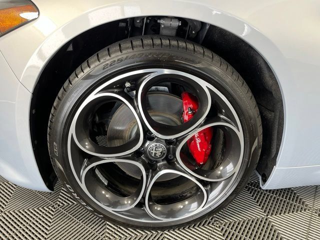 Used 2026 Alfa Romeo Giulia AWD w/ Driving Assist Package image 10
