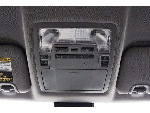 Used 2017 Toyota Highlander XLE FWD image 25
