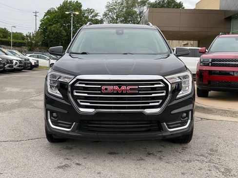 Used 2024 GMC Terrain SLT FWD image 2