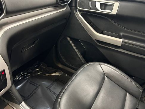 Used 2023 Ford Explorer XLT w/ Equipment Group 202A image 24