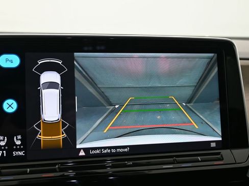 Used 2025 Volkswagen Atlas SE image 22