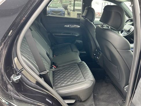 Used 2025 Genesis GV70 3.5T Sport w/ Sport Prestige Package image 15