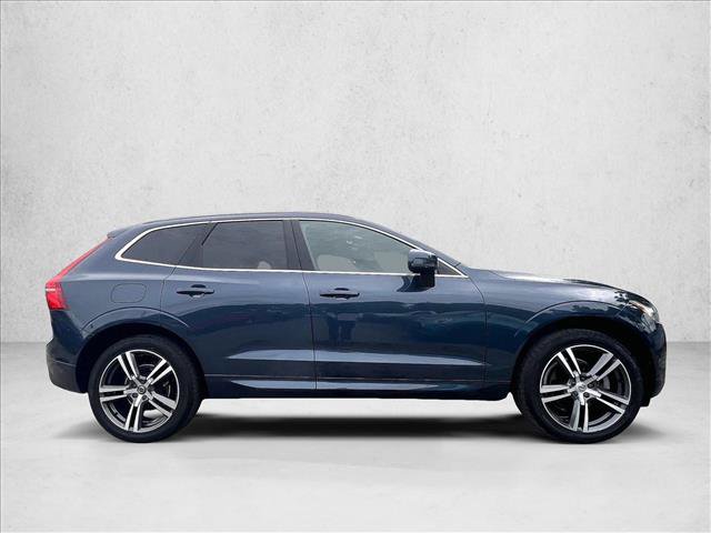 Used 2019 Volvo XC60 T5 Momentum w/ Multimedia Package FWD image 5