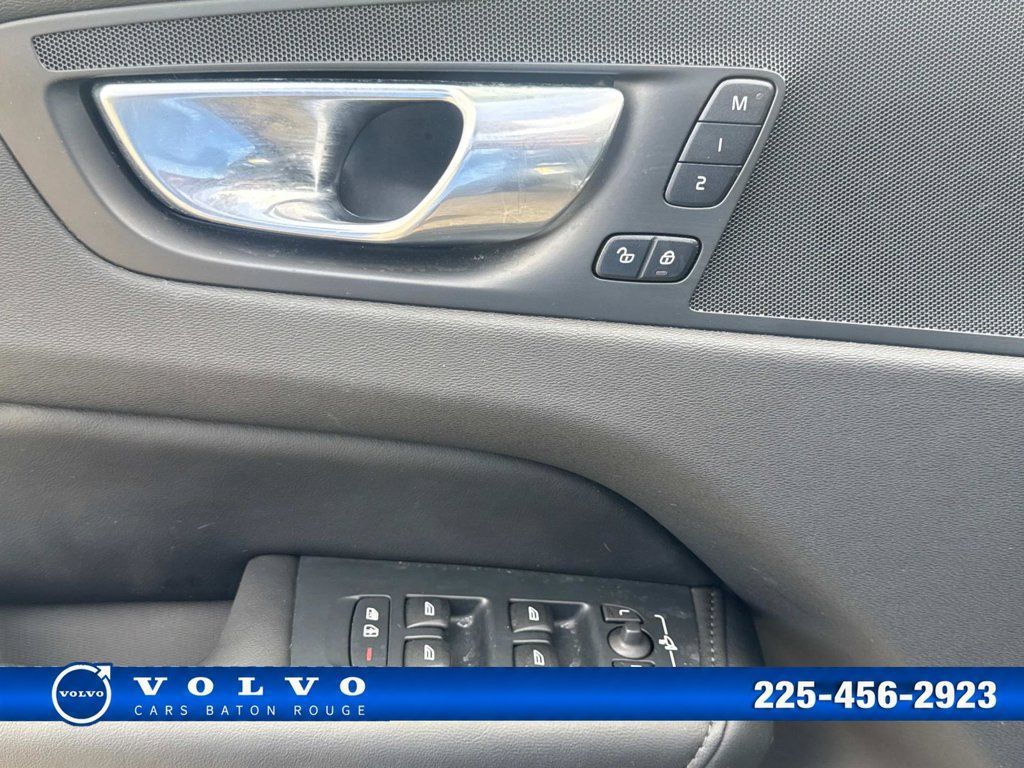 Used 2025 Volvo XC60 B5 Plus AWD/4WD image 25
