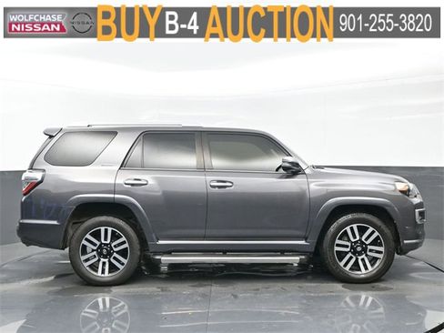 Used 2018 Toyota 4Runner SR5 image 7