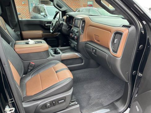Used 2019 Chevrolet Silverado 1500 High Country w/ Technology Package AWD/4WD image 20