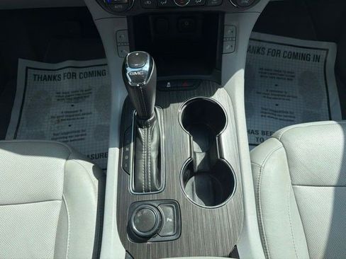 Used 2017 GMC Acadia SLT FWD image 28