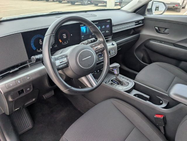 Used 2025 Hyundai Kona SEL FWD image 9